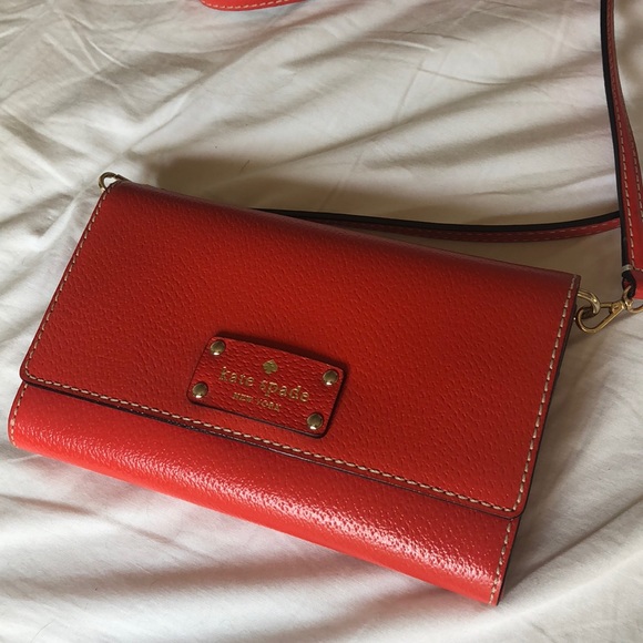 Kate Spade Handbags - kate spade crossbody clutch with detachable strap!